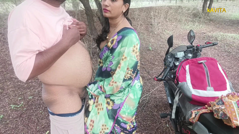 Kavita _zawazawi: Kavita Bhabhi Šuká v džungli s Tatyou zezadu, lízání zadku a špinavé...
