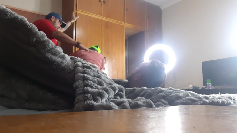 mrsparks101: Ela notou gravando e não se importou