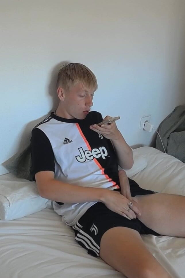 Axton Drake: [face Reveal] Soccer Bro Jerks off in Bed