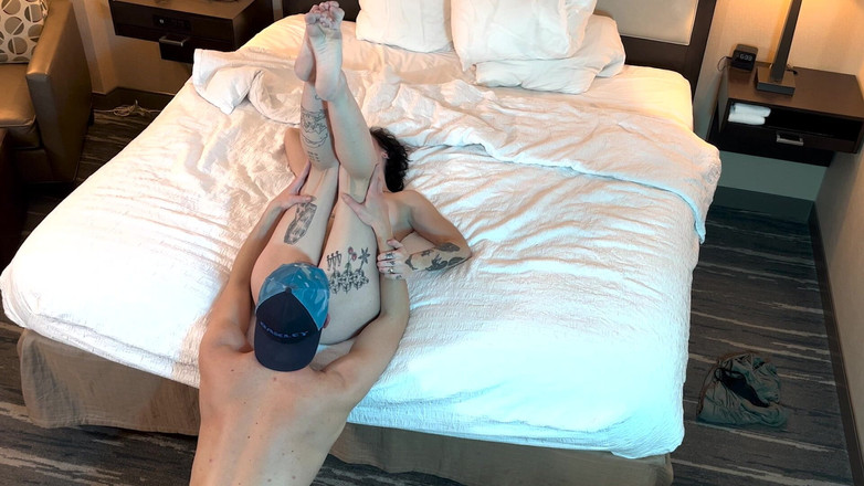 Hot Jake Grand: Mangiando la figa di una ragazzina tatuata super sexy - compilation 4