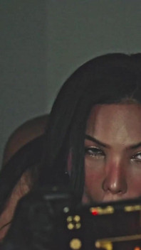 Submisivní hubená ladyboy domácí první anál