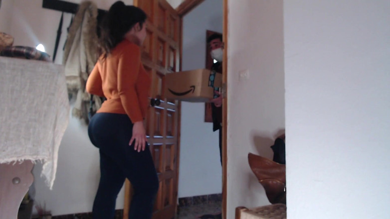 DragonGalaxy11: Home delivery man stranger blowjob surprise