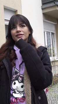 Exploradora alemana - pequeña latina Michy Perez habla con una gran polla anal en el casting