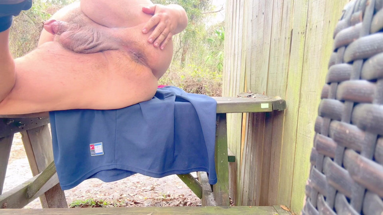 Hand-Free-Daddy-Chub: Starší pohledný pán má velké nadační obdarování