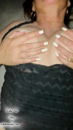 Lady Oups: Lady Oups šuká v autě