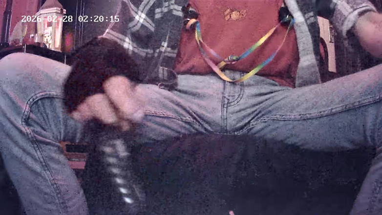 JeansdadXL: Nevlastní džíny se expandují s bradavkami