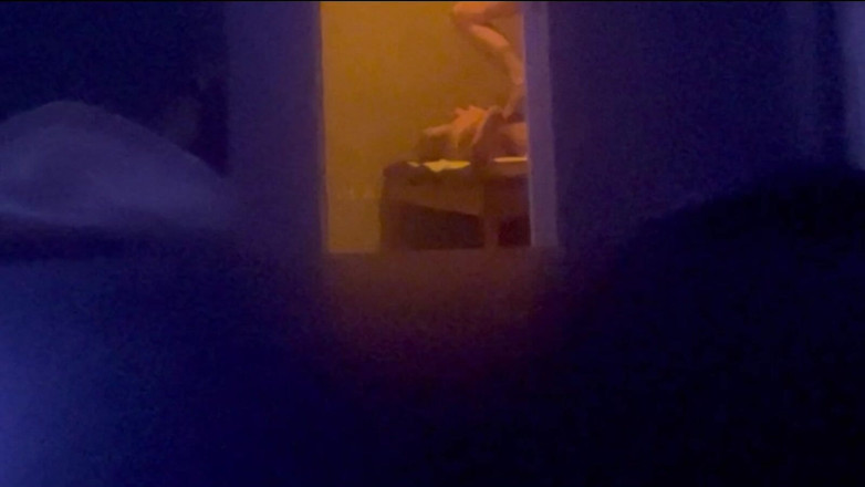 AmateurMates: Camera l-a prins pe S Twink trezit de tatăl vitreg...