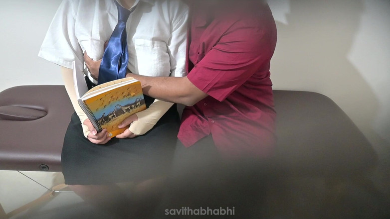savithabhabhi: Индийский учитель использует студента в колледже