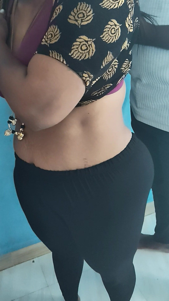 Tamil lesbian: 穿着德西与大屁股和胸部