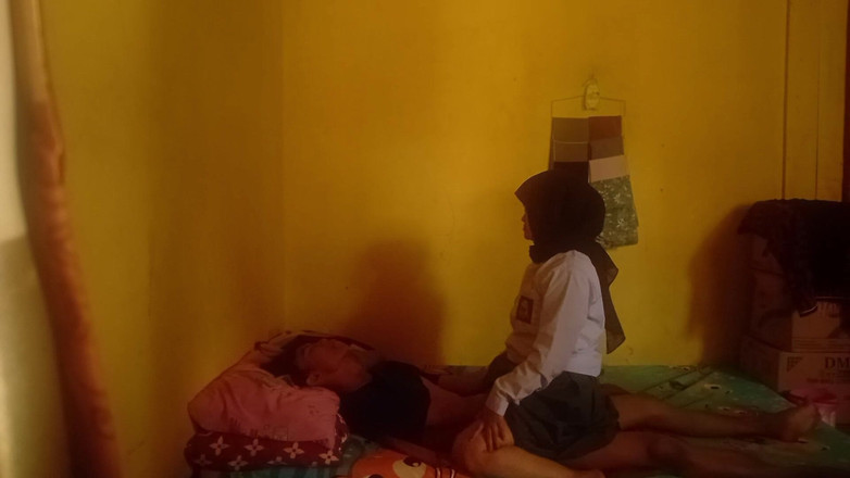 Famly sex: Teenager Comes Home From College at His Own Stepfather's Entot...