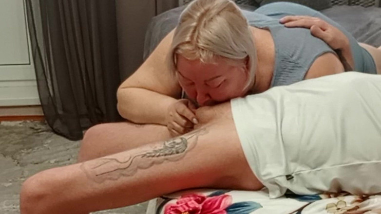 Zona901: Мачуха робить мінет, щоб насолодитися гарячою спермою