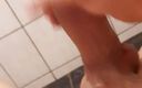 Brayer: Смачно кінчив у ванній після смачної мастурбації