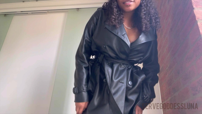 Goddess Luna Law: Culo in nylon JOI