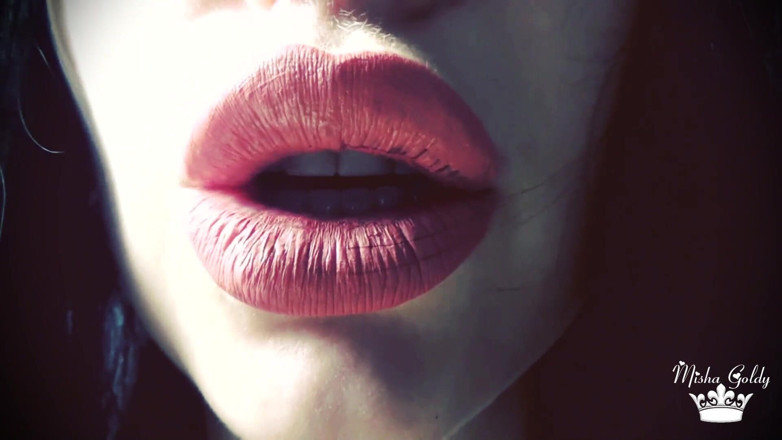 Goddess Misha Goldy: Moje pocałunki POV sprawią, że cum ASMR