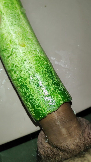 Sexy_boyy: Okurka creampie 2