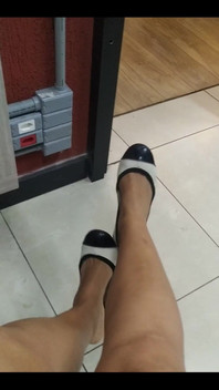 Flat Dangling When I Was at Hairdresser