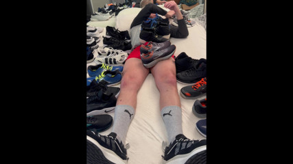 snkrluvr69: Spor ayakkabıya gömüldü, sikiş, döl, yalama