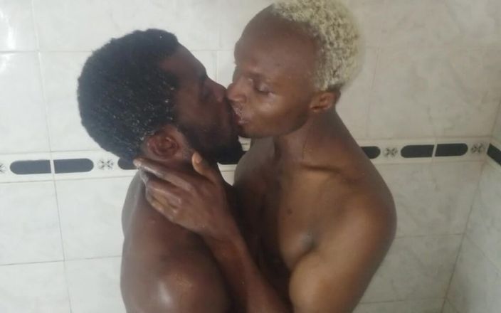 Sweetass132: Dammi da mangiare il tuo grosso cazzo nero