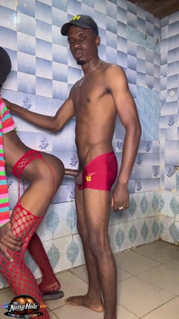 Femboy Colorida Saca Leche De La Gran Polla Superior