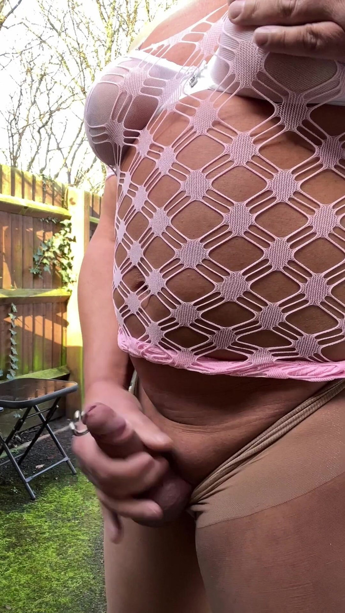 Kellycd2022: Amateur crossdresser Kellycd2022 sexy milf meando mi pantimedias sin costuras...