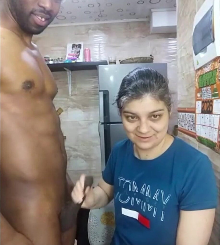 AnnyAndyelli: Latinoameričan S Velkým Penisem Šuká Bílou Dívku Doma Na Pikniku