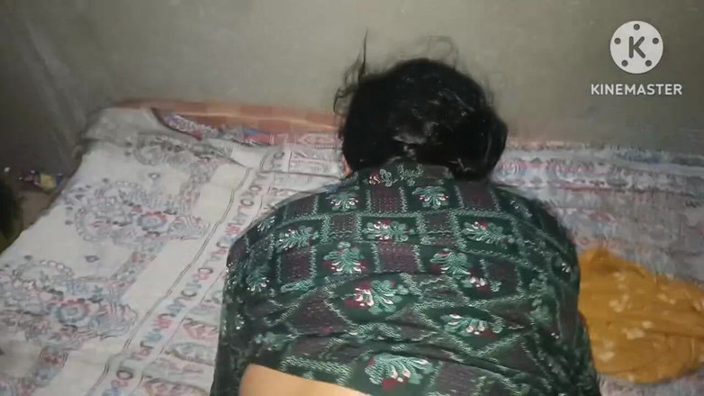 Kavita69: Tvrdě šukám svou nevlastní matku, macecha slečna můj nevlastní otec, tak...