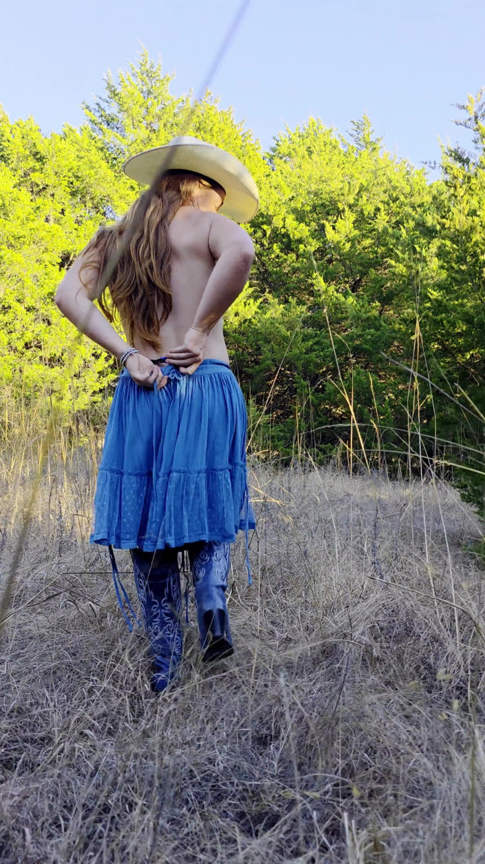 NaughtyRedFarmgirl: Redhead Slow Strips on Farm Masterbating in Front of You