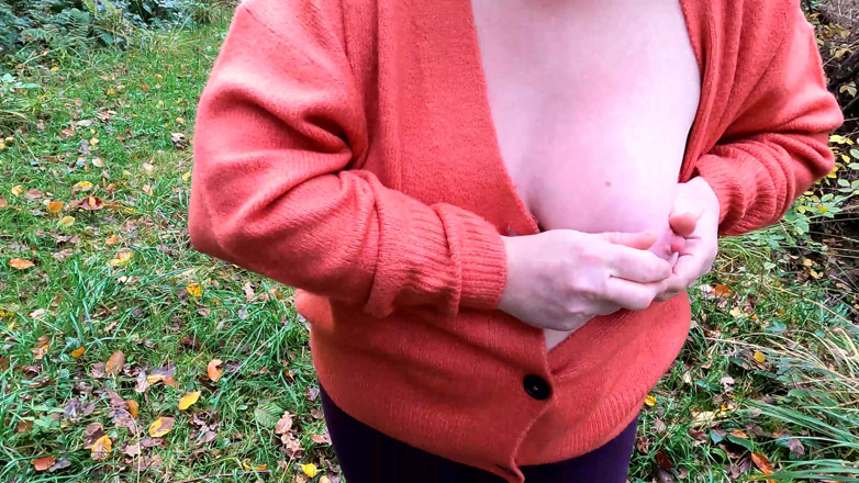 Bouncy Tits Action: Відкидайтеся назад і насолоджуйтеся покаранням цицьок