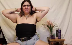 Hairy goddess - Allie