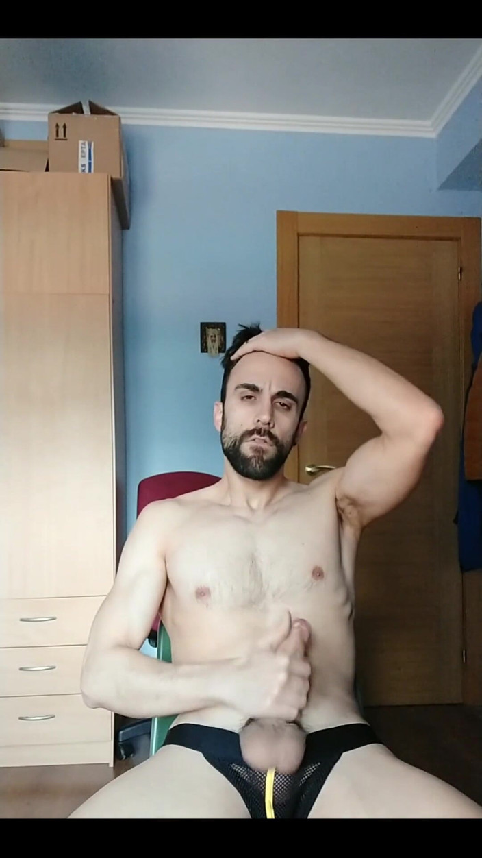 Zeus Ray: 내 방에 와서 내 Jockstrap를 입고 자위하는 방법 보기