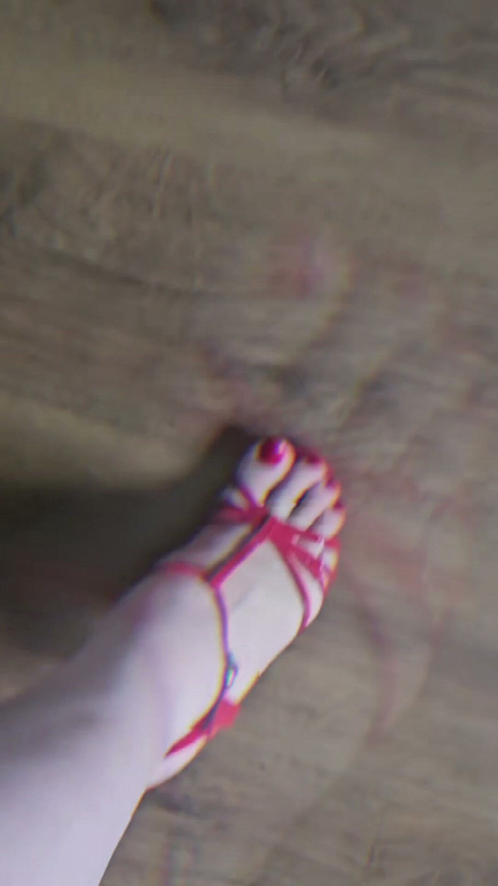Missi Rae: Foot.