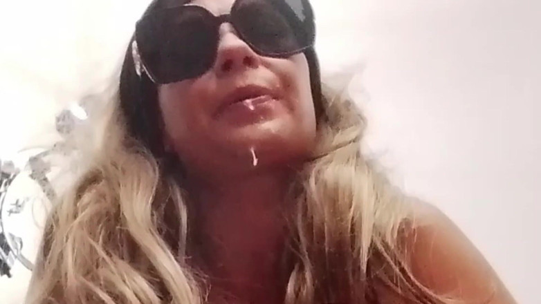 LauraOnHeels: Blonde MILF Blowjob with Huge Cumshot