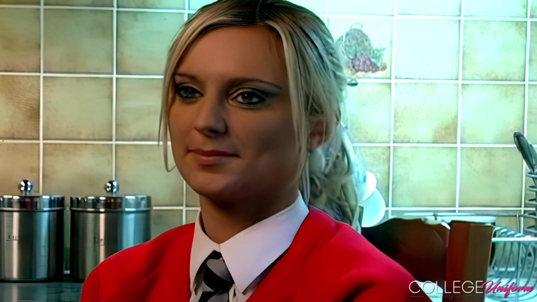 College Uniform: Meklaina interview mit Meklaina