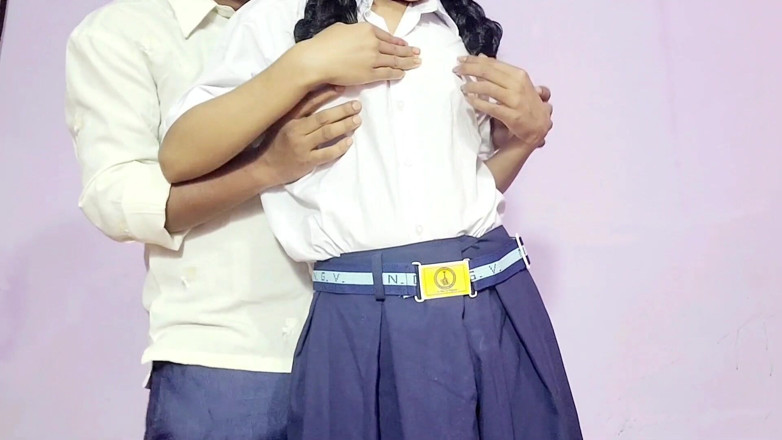 Your kavita bhabhi: Linda chica india de la universidad folla con novio, voz...