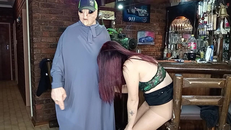Bigjoefuckalott: Страва збуджена інопланетянина щойно вийшла з космосу