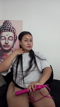 Webcammodel wil in haar echte leven geneukt worden, heeft een grote natuurlijke kont