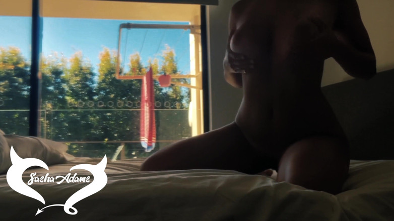 Sasha Adams: I'm on seaside resort humping pillow and masturbate!