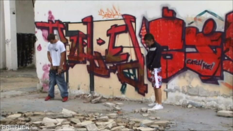 Raw Fuck: Twink-trio zeigt im kreis-wichs