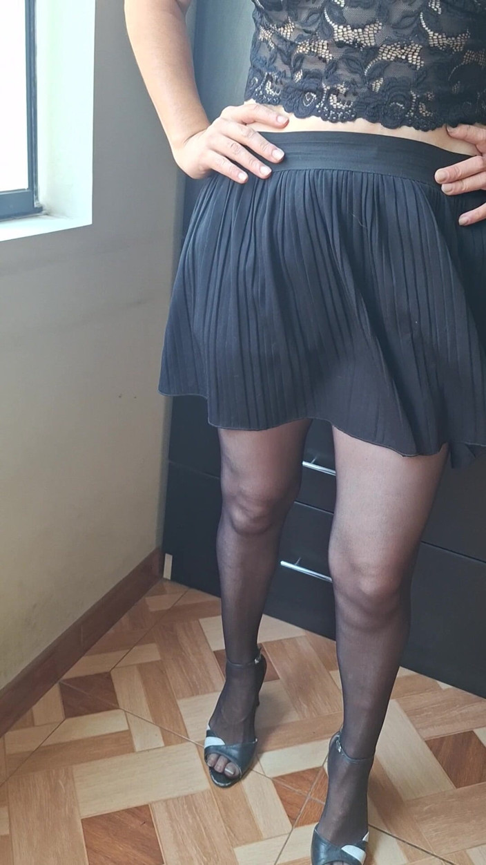 Agnes Swallow: Modeling My Outfit