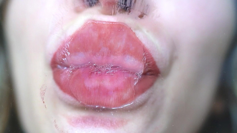 Rarible Diamond: Choco Lips Mark 2