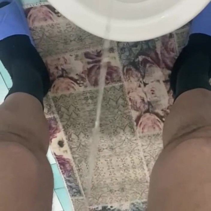 Hakanbeyzade: Turkish Hairy Cock Pee Video