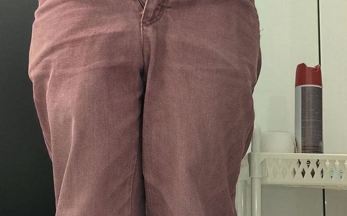 PantyhoseJuicyCummer: İş yerinde parlak külotlu çoraplı striptiz