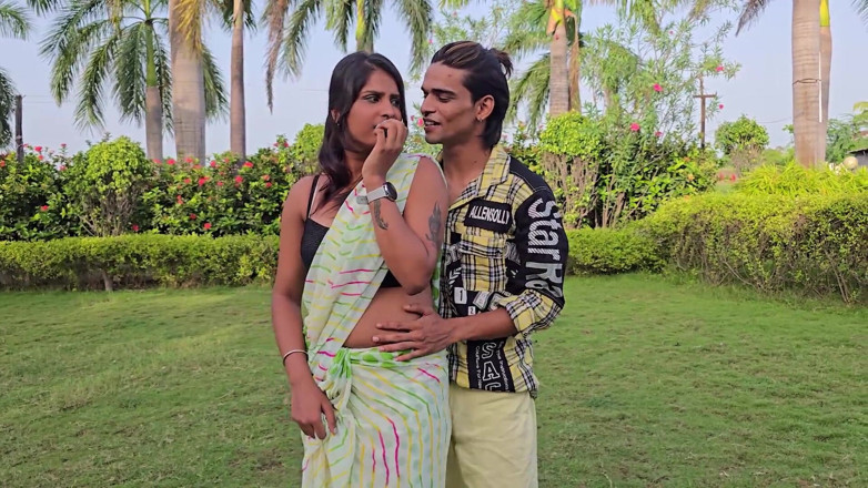 Kamasutra61: Une desi indienne réelle se fait baiser sur une route...