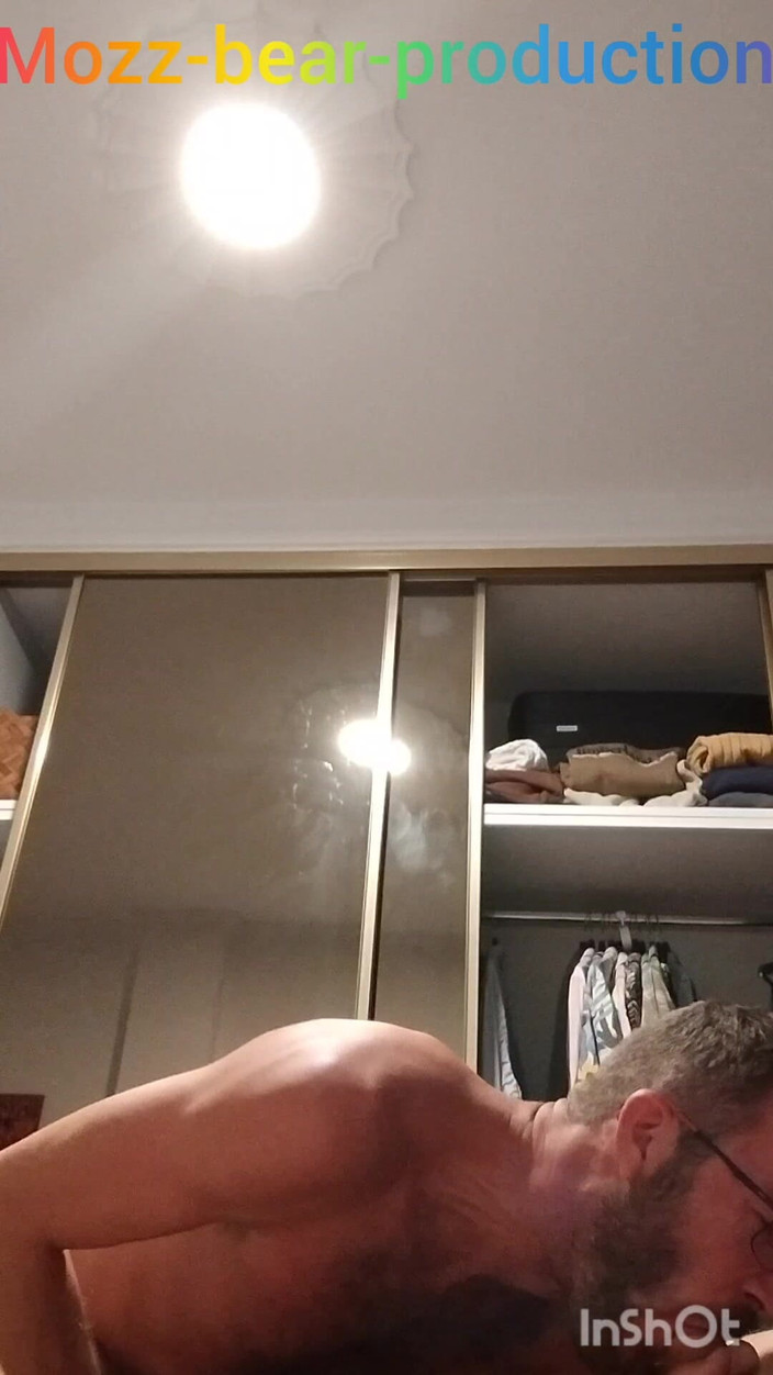 Mozzbear: Leckerer papi wird belohnt.