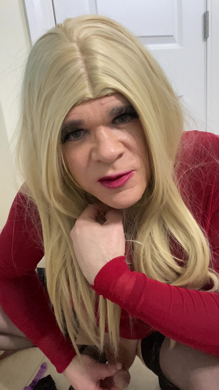 MadisonCD2025: Shemale Amateur Stands up and Shows off Talking Dirty and...