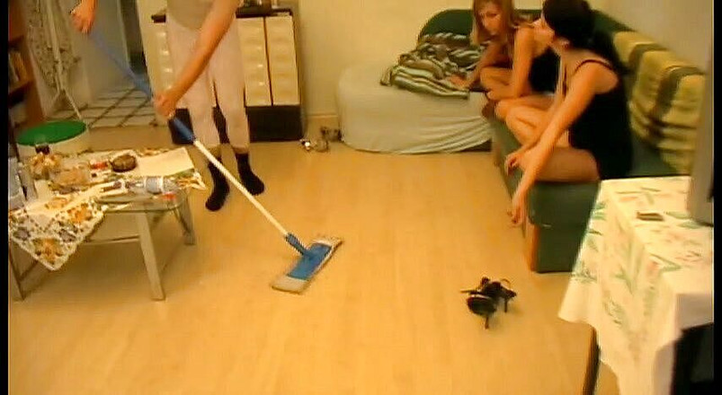 Femdom Austria: Na orders van tieners