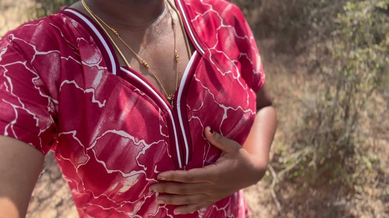 Bhavya milf: Tamil Girl Flashing Outdoor Secret Sex with Her Boyfriend