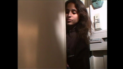 Rocco Siffredi and Friends: एक बालों वाली बूढ़ी औरत