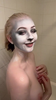 Cosplay loona wolf vücut boyası kaldırma ve meme oyunu