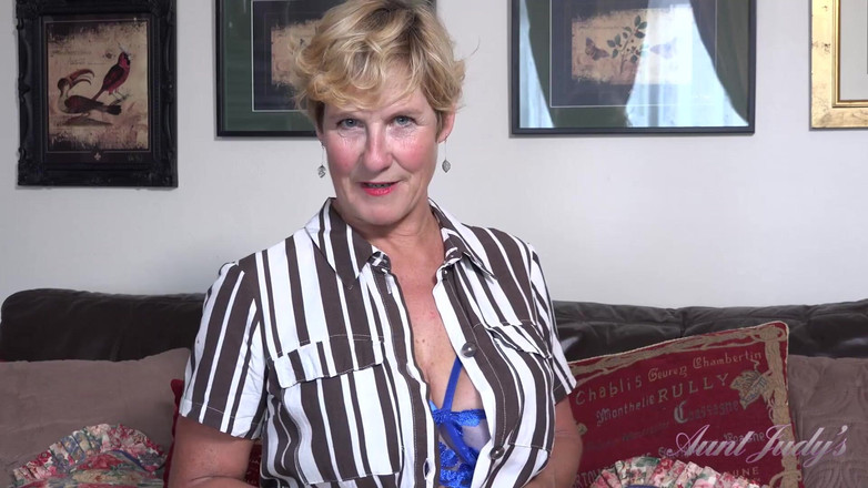 Aunt Judy's: Auntjudys - あなたの新しい成熟した継母夫人モリー(ジョイ)を知る